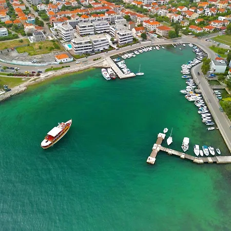 Holiday Apartments Ivano & Leo - Private Parking Zadar Extérieur photo