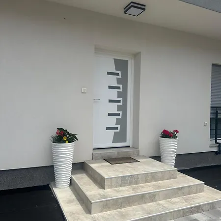 Holiday Apartments Ivano & Leo - Private Parking Zadar Extérieur photo