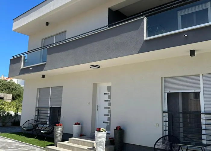 Holiday Apartments Ivano & Leo - Private Parking