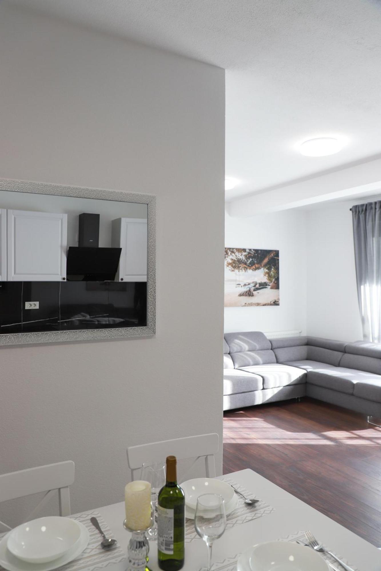 Ivano & Leo - Private Parking Apartmán *