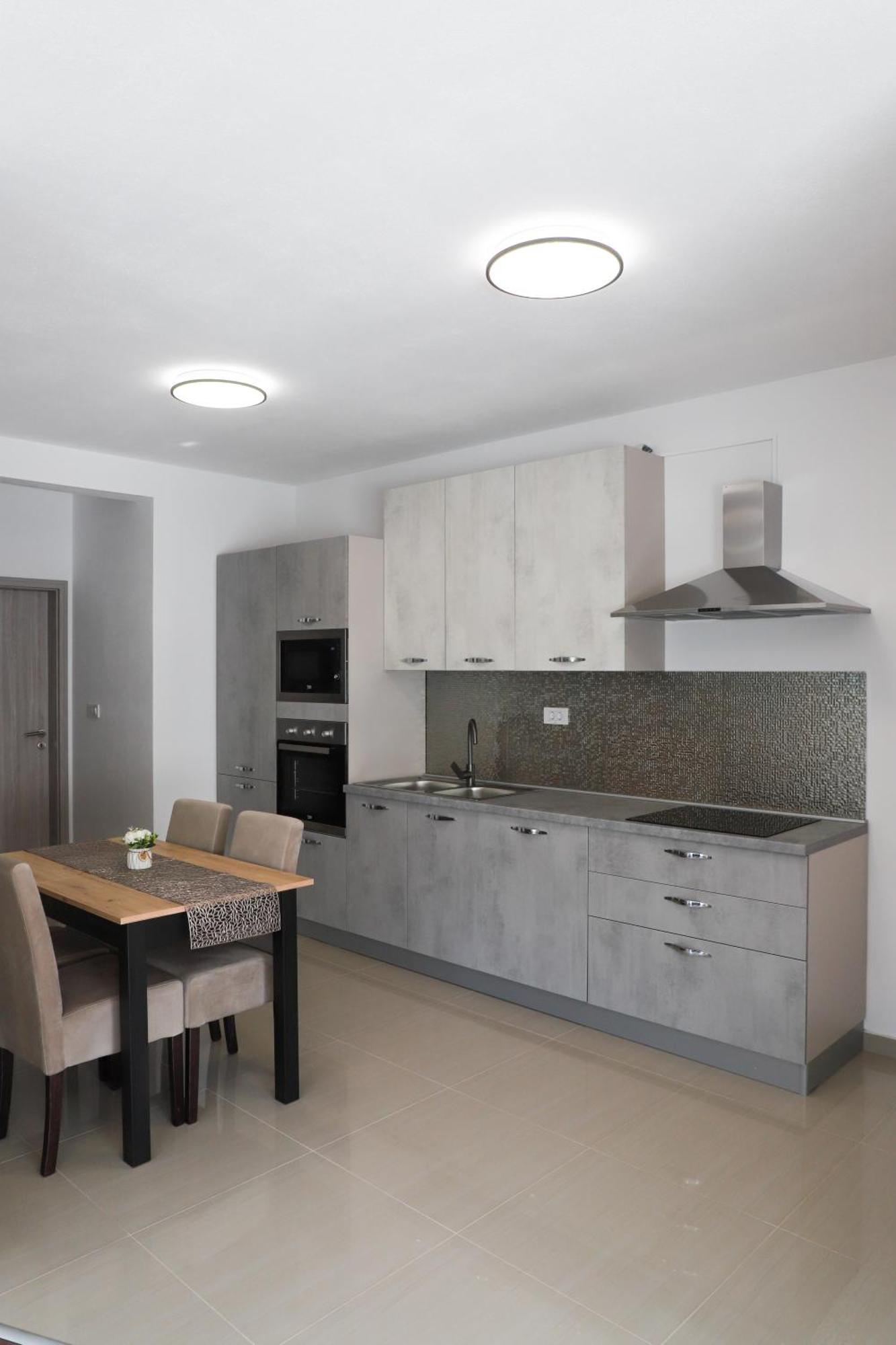 Ivano & Leo - Private Parking Appartement